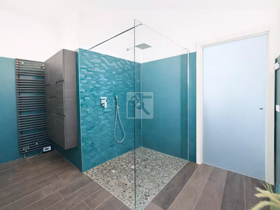 Immagine 17 di Villa in vendita  in Via Bestone a Tremosine