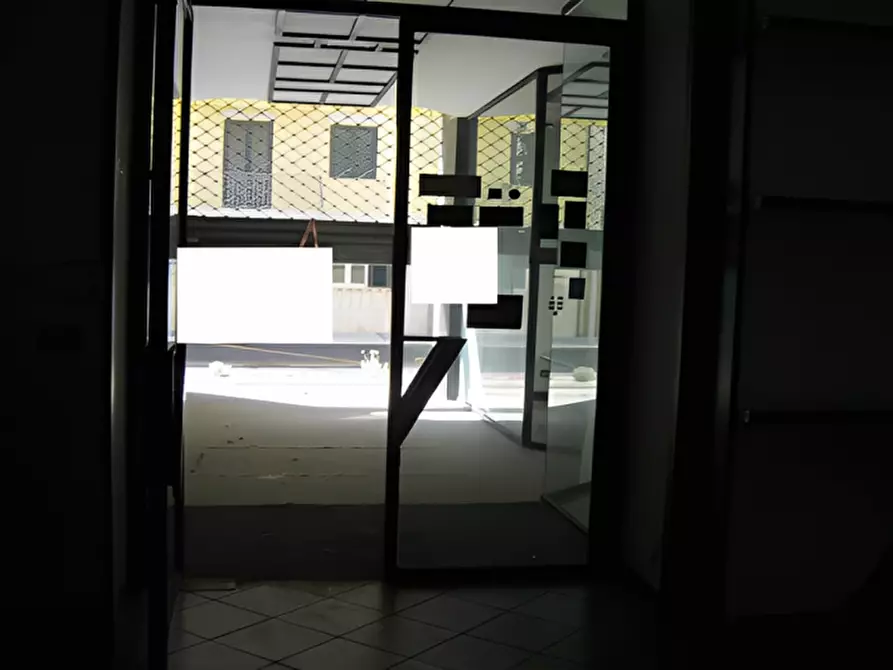 Immagine 4 di Negozio in vendita  in Via Giuseppe Mazzini, 20 a Viareggio