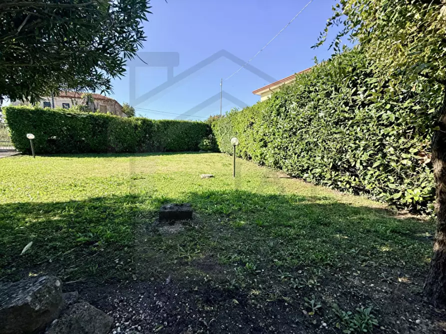 Immagine 6 di Rustico / casale in vendita  in Via Gorghizzolo a Due Carrare