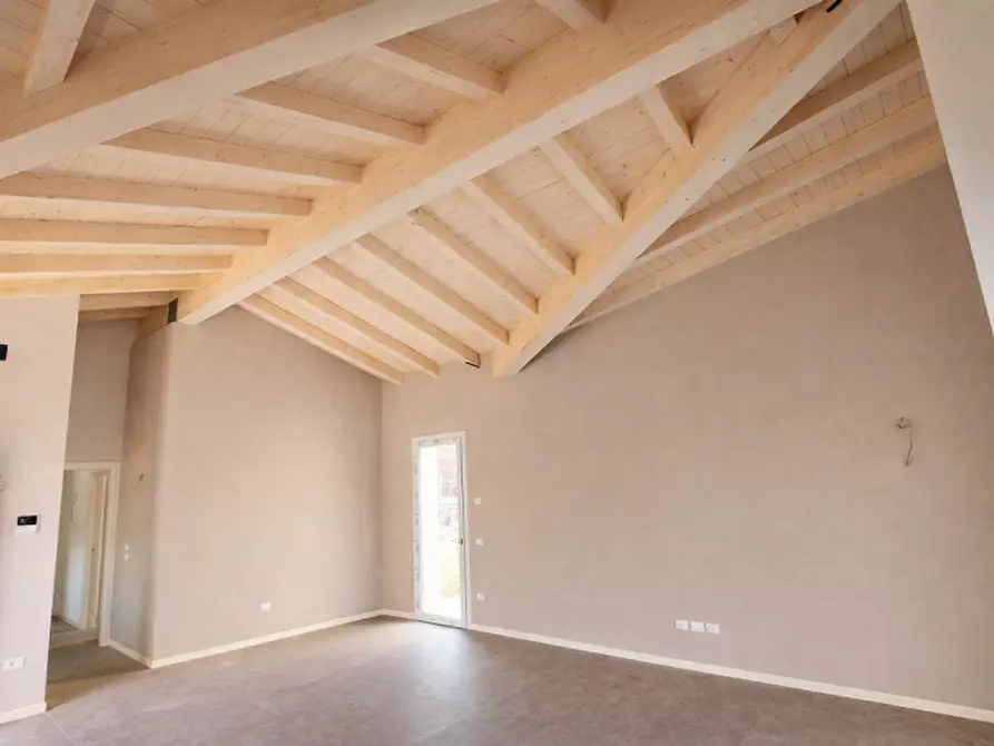 Immagine 1 di Casa quadrifamiliare in vendita  a Longare