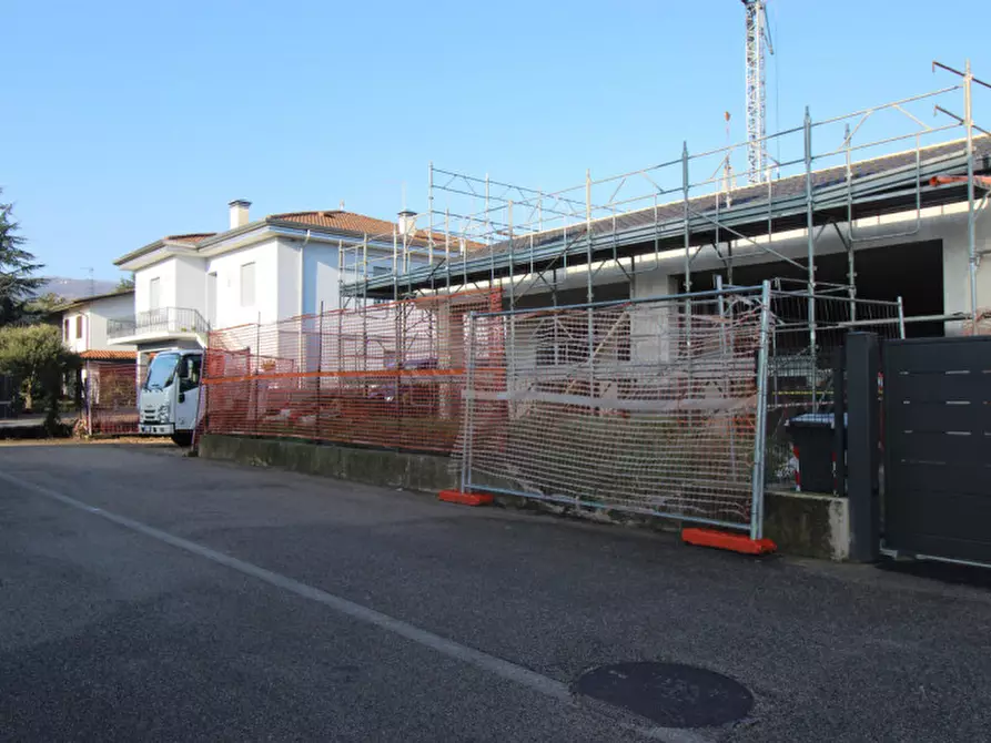 Immagine 9 di Casa quadrifamiliare in vendita  a Longare