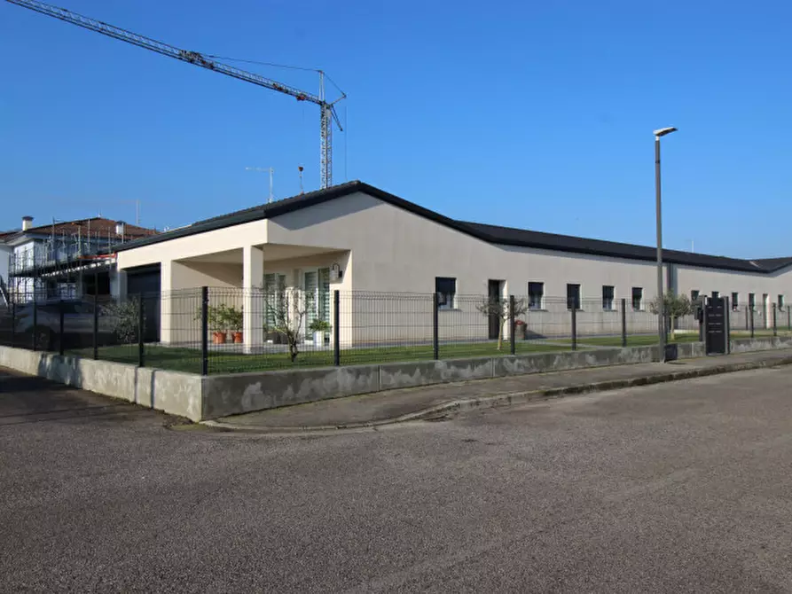 Immagine 13 di Casa quadrifamiliare in vendita  a Longare