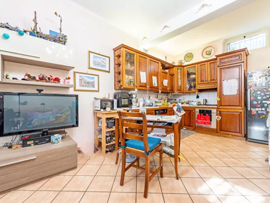 Immagine 6 di Villa in vendita  in Via Aci Sant'Antonio a Roma