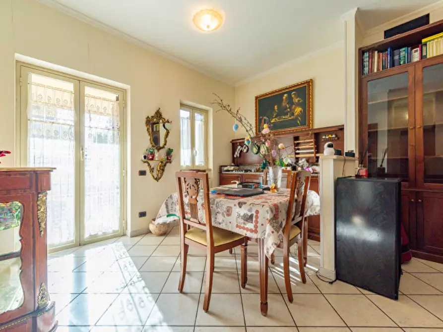 Immagine 7 di Villa in vendita  in Via Aci Sant'Antonio a Roma