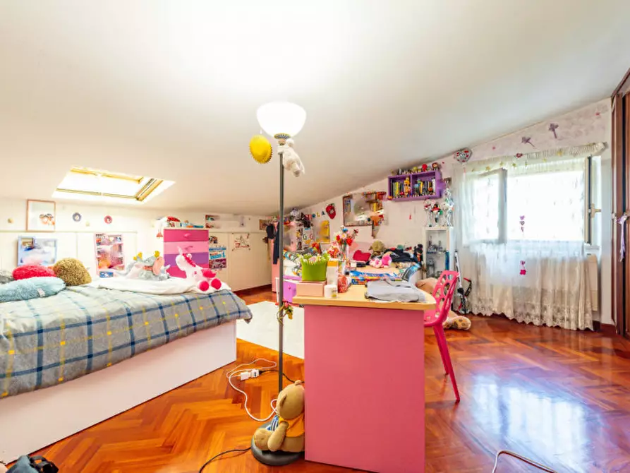 Immagine 12 di Villa in vendita  in Via Aci Sant'Antonio a Roma