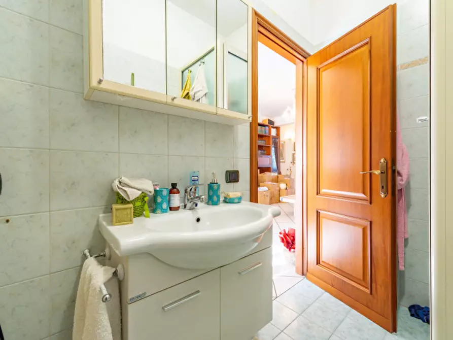 Immagine 15 di Villa in vendita  in Via Aci Sant'Antonio a Roma