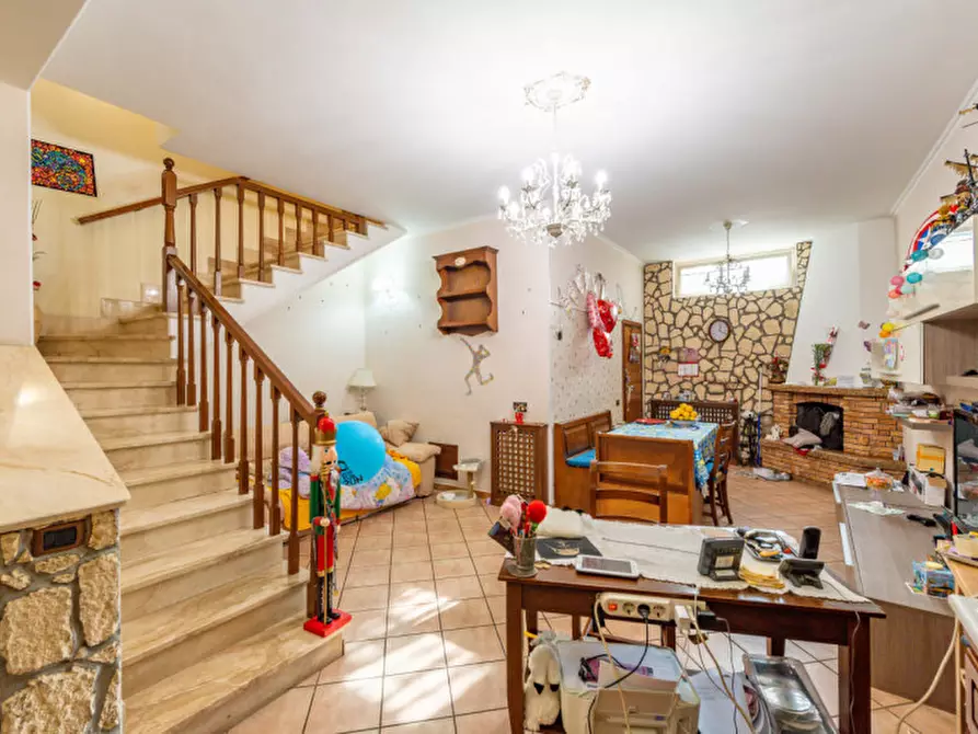 Immagine 17 di Villa in vendita  in Via Aci Sant'Antonio a Roma