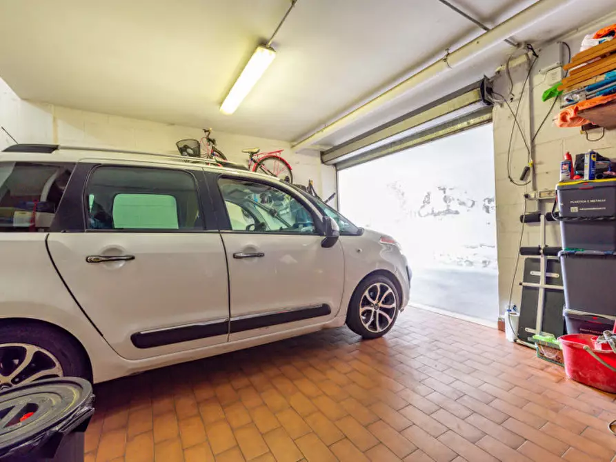 Immagine 29 di Villa in vendita  in Via Aci Sant'Antonio a Roma