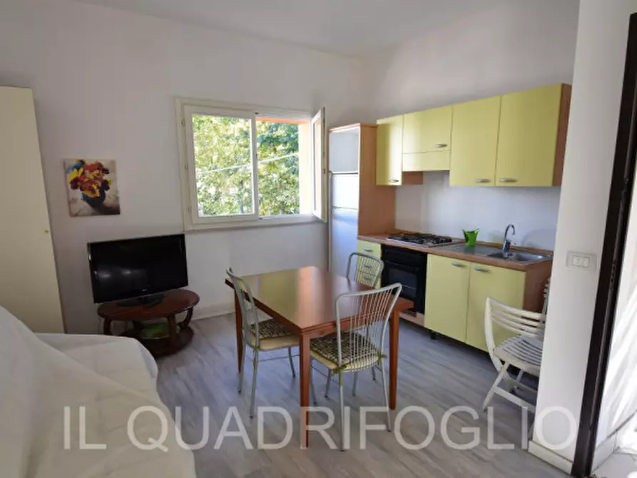 Immagine 1 di Appartamento in vendita  in Via Vesuvio a Cervia