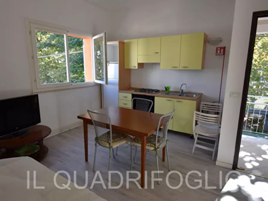 Immagine 3 di Appartamento in vendita  in Via Vesuvio a Cervia