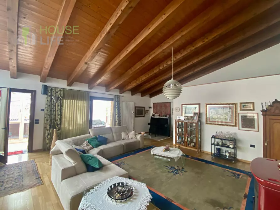 Immagine 1 di Appartamento in vendita  in Via Alessandro Rossi a Piovene Rocchette