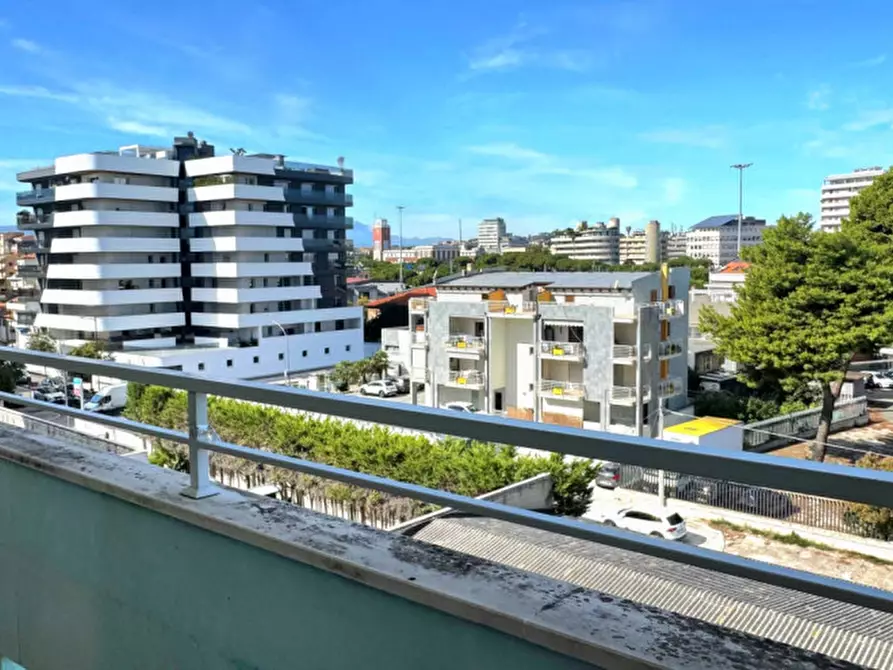 Immagine 1 di Attico in vendita  in Via Ferdinando Magellano a Pescara