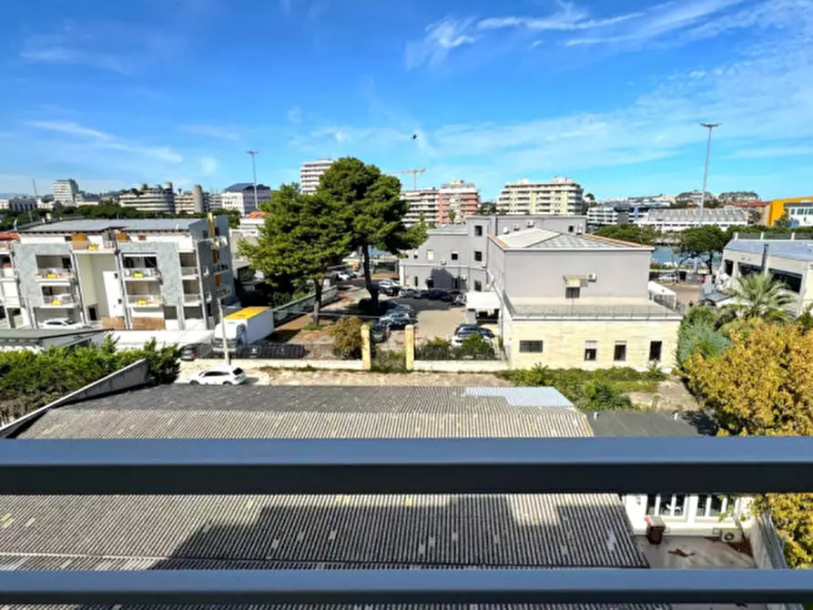 Immagine 17 di Attico in vendita  in Via Ferdinando Magellano a Pescara
