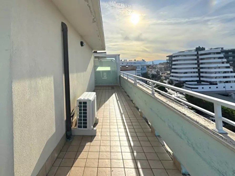 Immagine 21 di Attico in vendita  in Via Ferdinando Magellano a Pescara