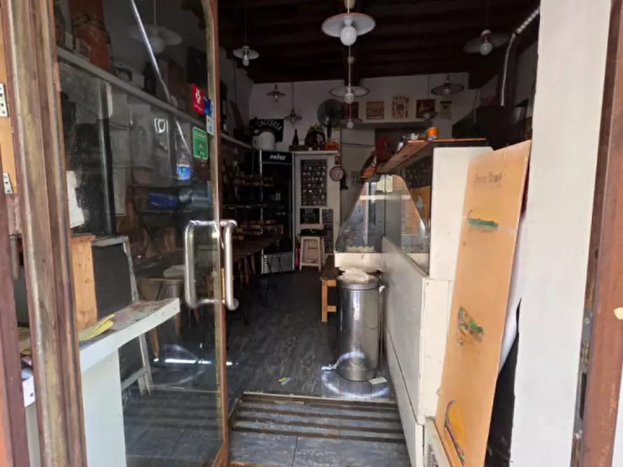 Immagine 3 di Negozio in affitto  in BORGO LA CROCE a Firenze
