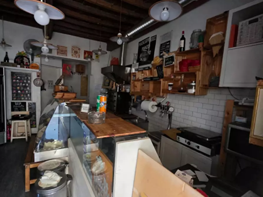 Immagine 4 di Negozio in affitto  in BORGO LA CROCE a Firenze