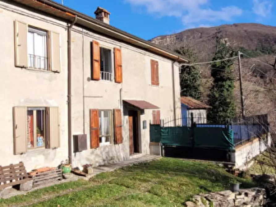 Immagine 1 di Casa indipendente in vendita  in Ballone, Corniglio a Corniglio