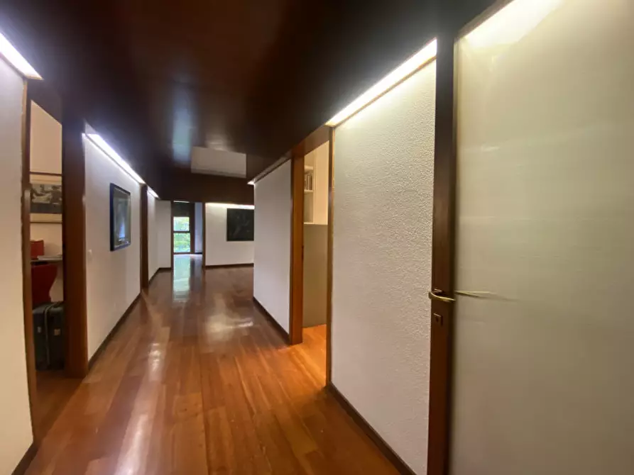 Immagine 2 di Ufficio in affitto  a Padova