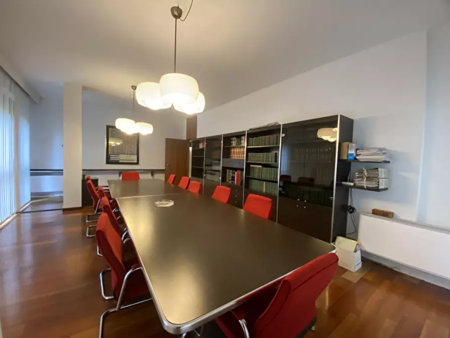 Immagine 10 di Ufficio in affitto  a Padova