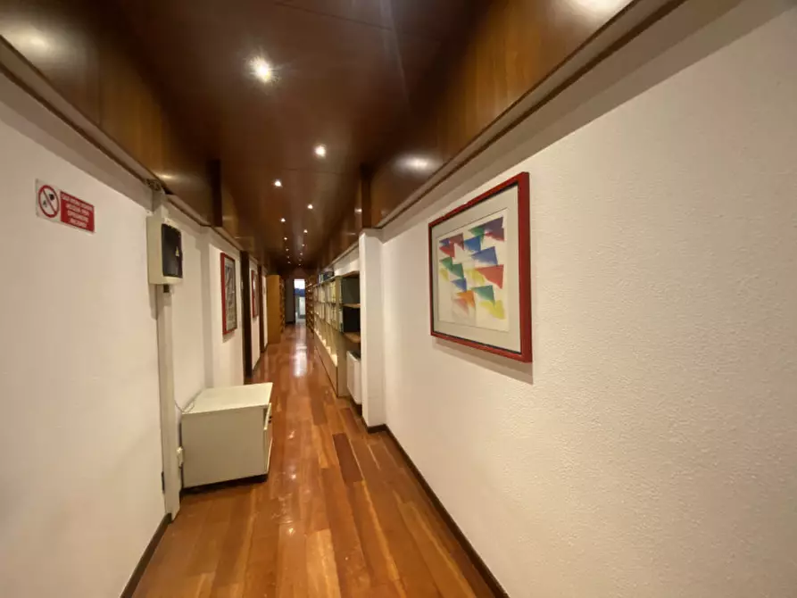 Immagine 17 di Ufficio in affitto  a Padova