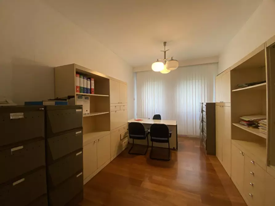 Immagine 19 di Ufficio in affitto  a Padova