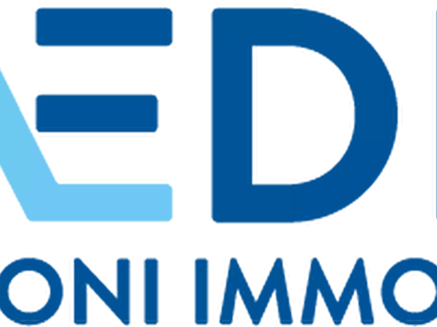 Immagine 2 di Palazzo in vendita  in via branca a Pesaro