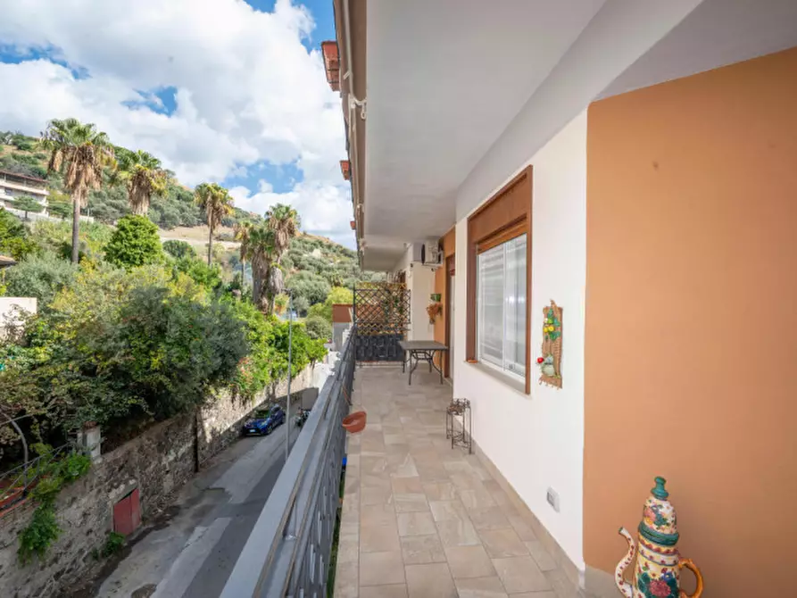 Immagine 11 di Appartamento in vendita  in Via Comunale Bordonaro 35 a Messina