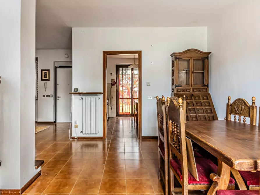 Immagine 5 di Villa in vendita  in Via Giuseppe Fanin 14 a Lainate