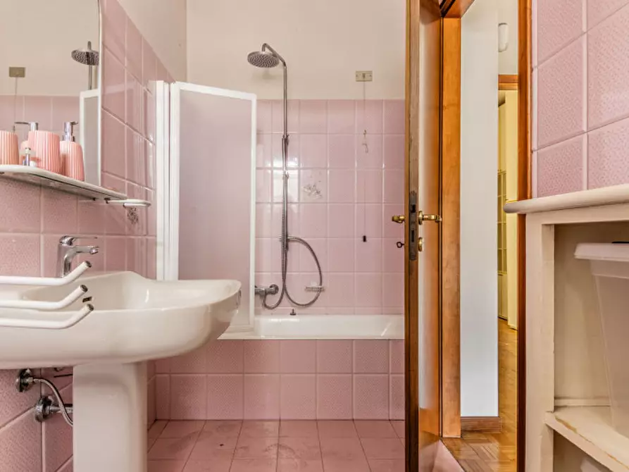 Immagine 15 di Villa in vendita  in Via Giuseppe Fanin 14 a Lainate