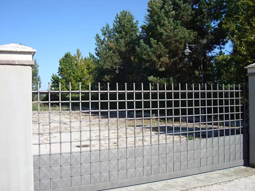 Immagine 3 di Terreno in vendita  in via Tobagi a Rovigo