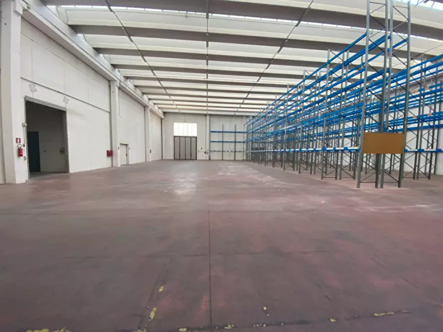 Immagine 2 di Capannone industriale in affitto  in Riviera Francia a Padova
