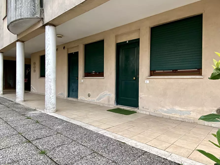 Immagine 8 di Appartamento in vendita  in Strada Marosticana, 250 a Vicenza