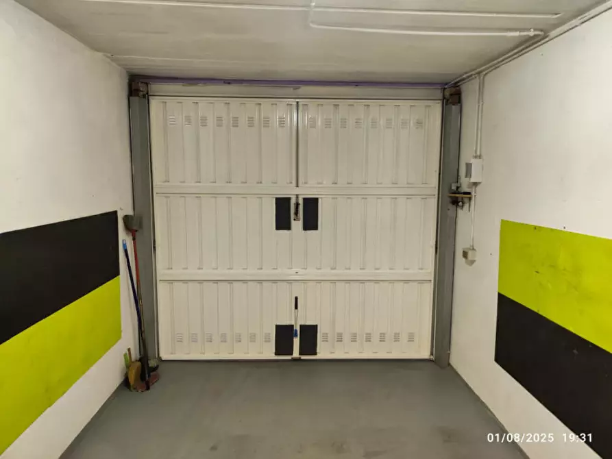 Immagine 3 di Garage in vendita  in Via issiglio 75 a Torino