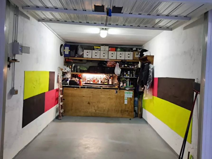 Immagine 7 di Garage in vendita  in Via issiglio 75 a Torino