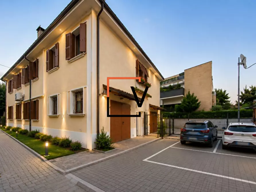 Immagine 2 di Casa bifamiliare in vendita  in Via Piave a Treviso