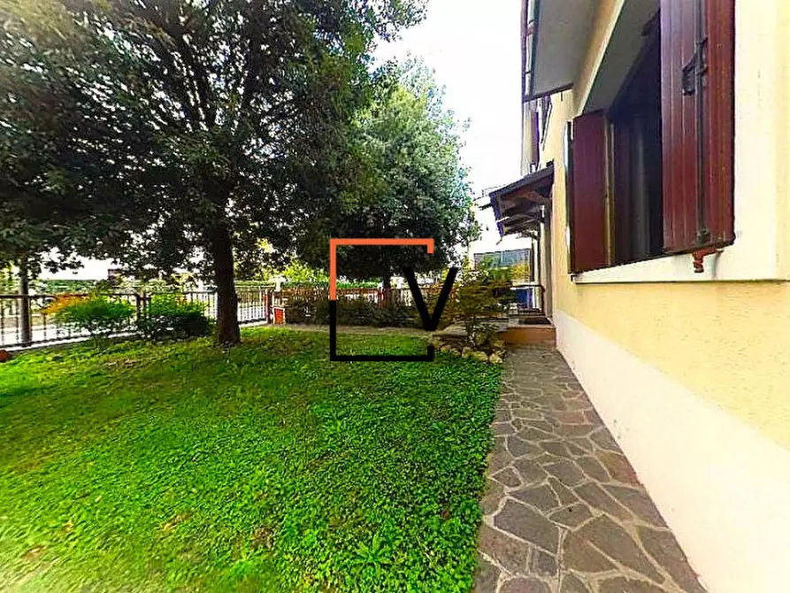 Immagine 8 di Casa bifamiliare in vendita  in Via Piave a Treviso