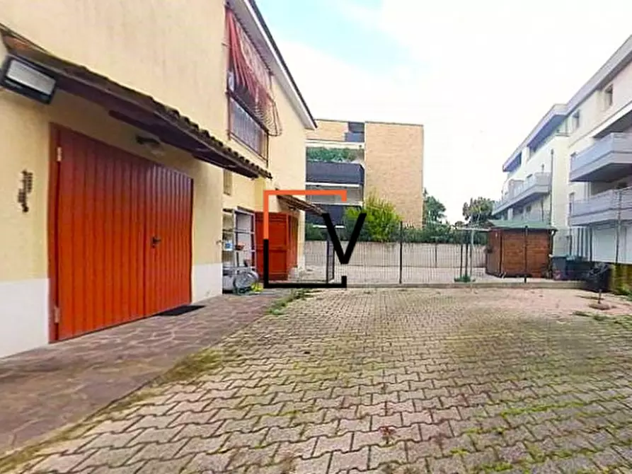 Immagine 9 di Casa bifamiliare in vendita  in Via Piave a Treviso