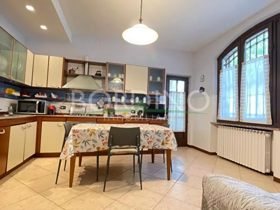 Immagine 12 di Villa in vendita  in Via Craviano Snc a Govone