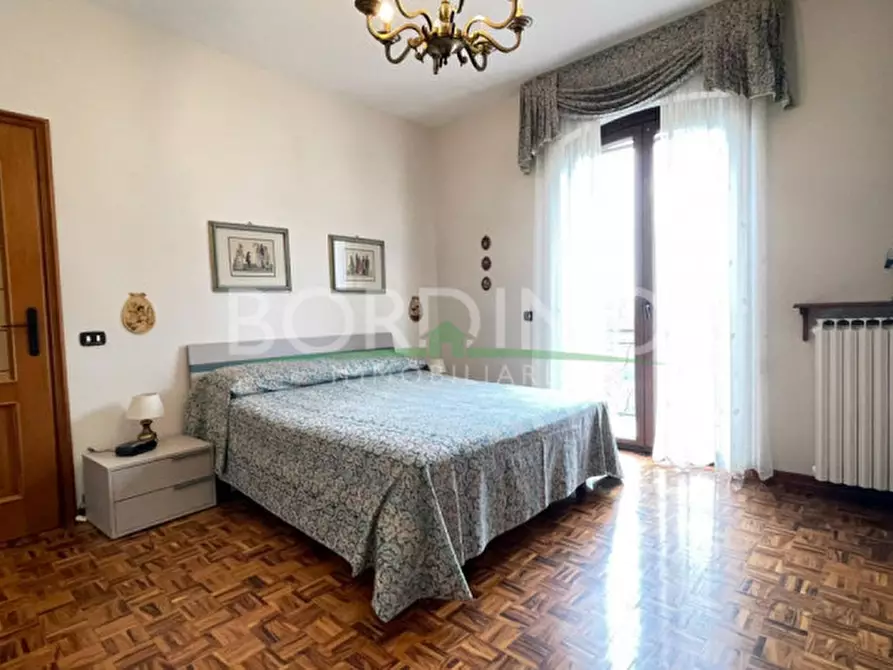 Immagine 19 di Villa in vendita  in Via Craviano Snc a Govone