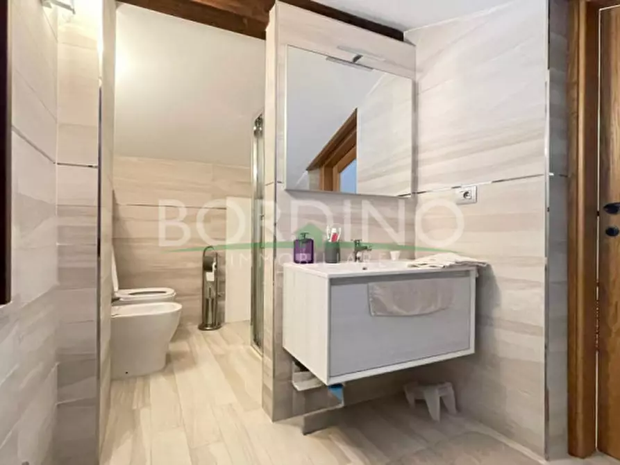 Immagine 28 di Villa in vendita  in Via Craviano Snc a Govone