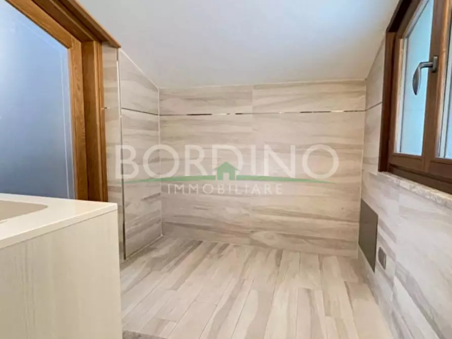 Immagine 30 di Villa in vendita  in Via Craviano Snc a Govone