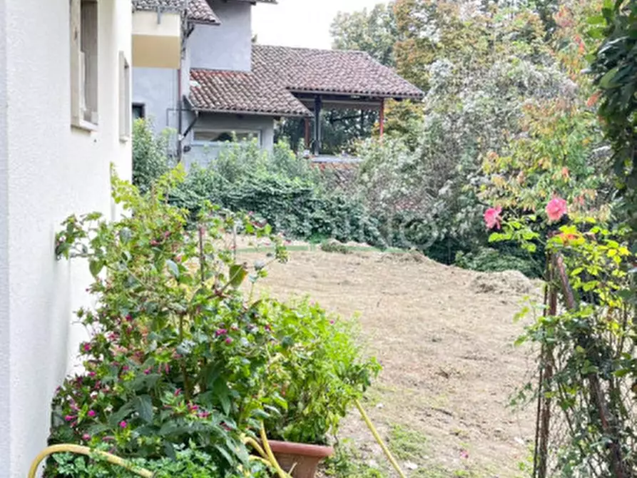 Immagine 38 di Villa in vendita  in Via Craviano Snc a Govone