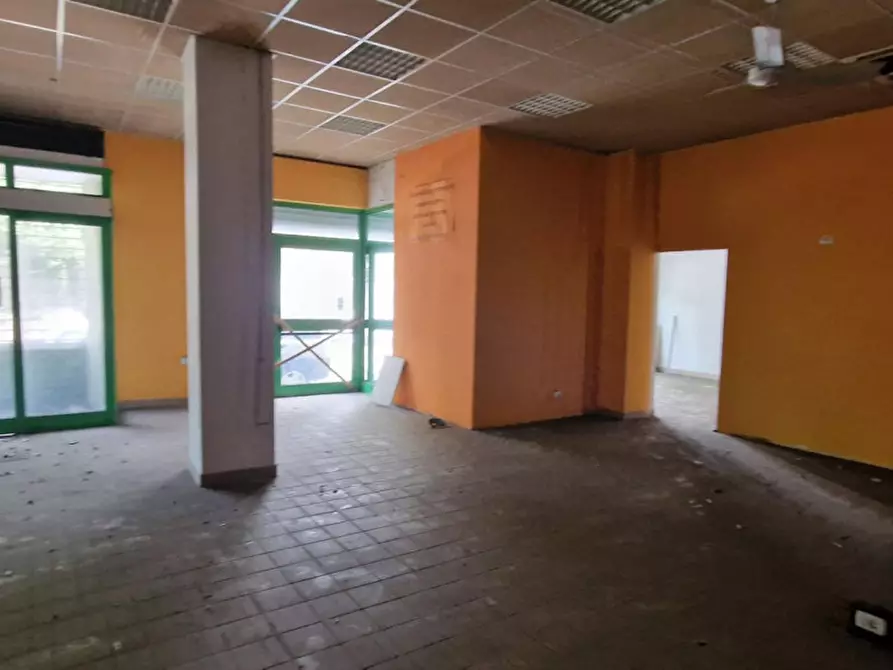 Immagine 4 di Negozio in vendita  in Via Valle Miano, 39, 60125 Ancona AN, Italia a Ancona