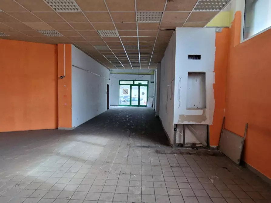 Immagine 7 di Negozio in vendita  in Via Valle Miano, 39, 60125 Ancona AN, Italia a Ancona