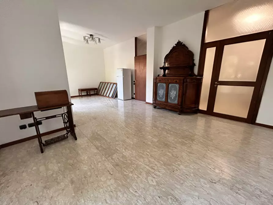 Immagine 13 di Appartamento in vendita  in Contra' San Bortolo, 17 a Vicenza