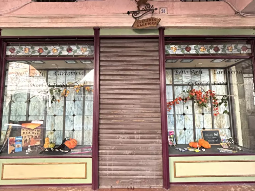 Immagine 1 di Negozio in affitto  in Via Martiri della Libertà n.23 a Vittorio Veneto