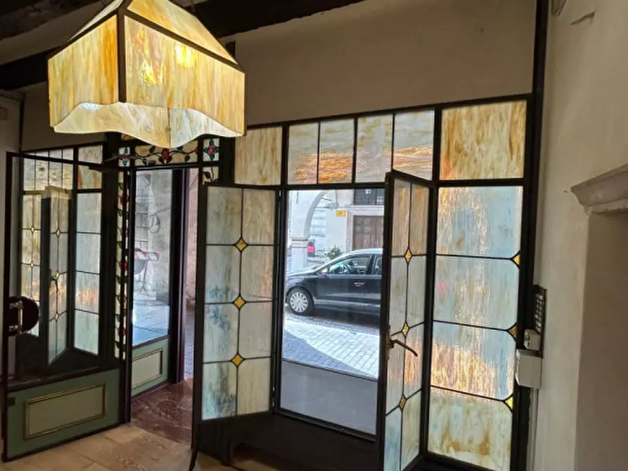 Immagine 5 di Negozio in affitto  in Via Martiri della Libertà n.23 a Vittorio Veneto