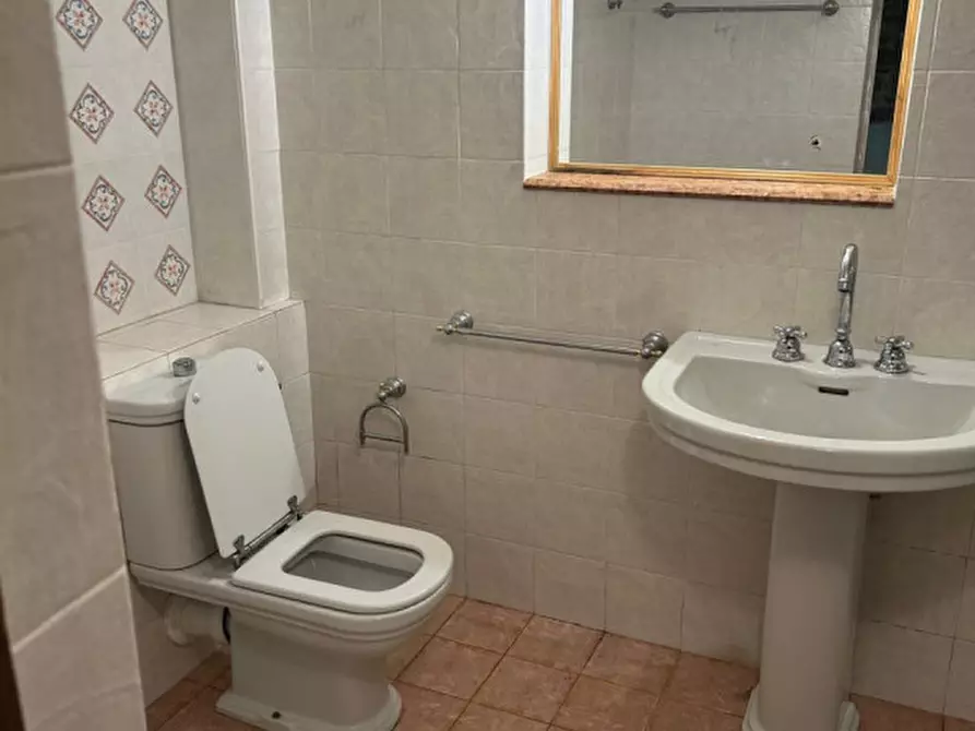 Immagine 13 di Negozio in affitto  in Via Martiri della Libertà n.23 a Vittorio Veneto