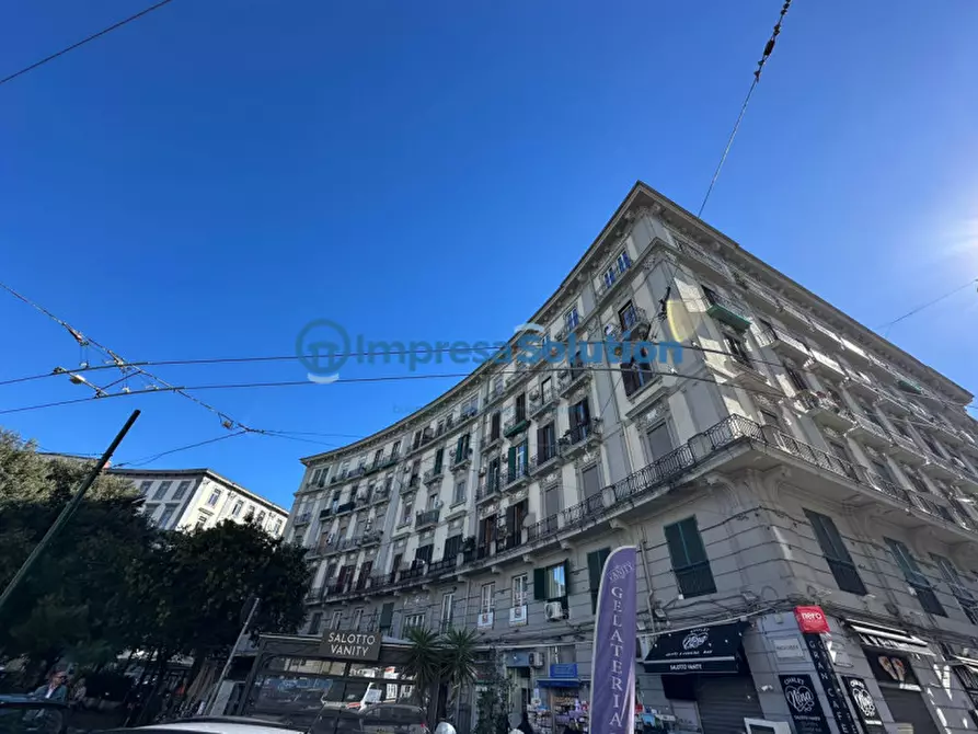 Immagine 2 di Attività commerciale in vendita  in Corso Giuseppe Garibaldi a Napoli