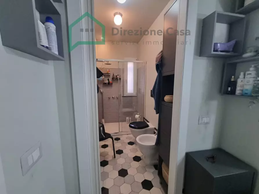 Immagine 10 di Appartamento in vendita  in corso meridionale 39 a Napoli